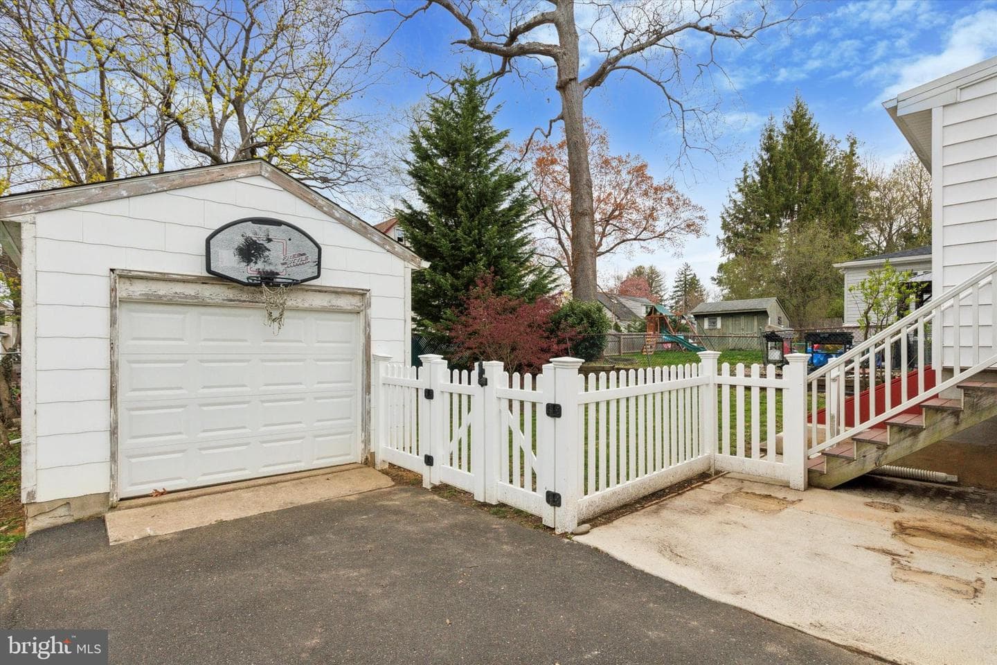 326 Maple Avenue photo 23