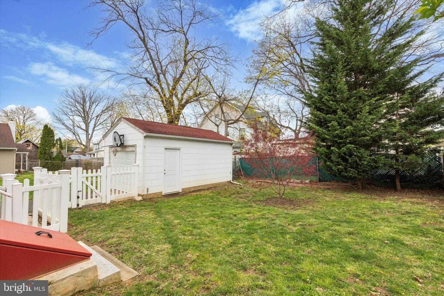 326 Maple Avenue photo 25