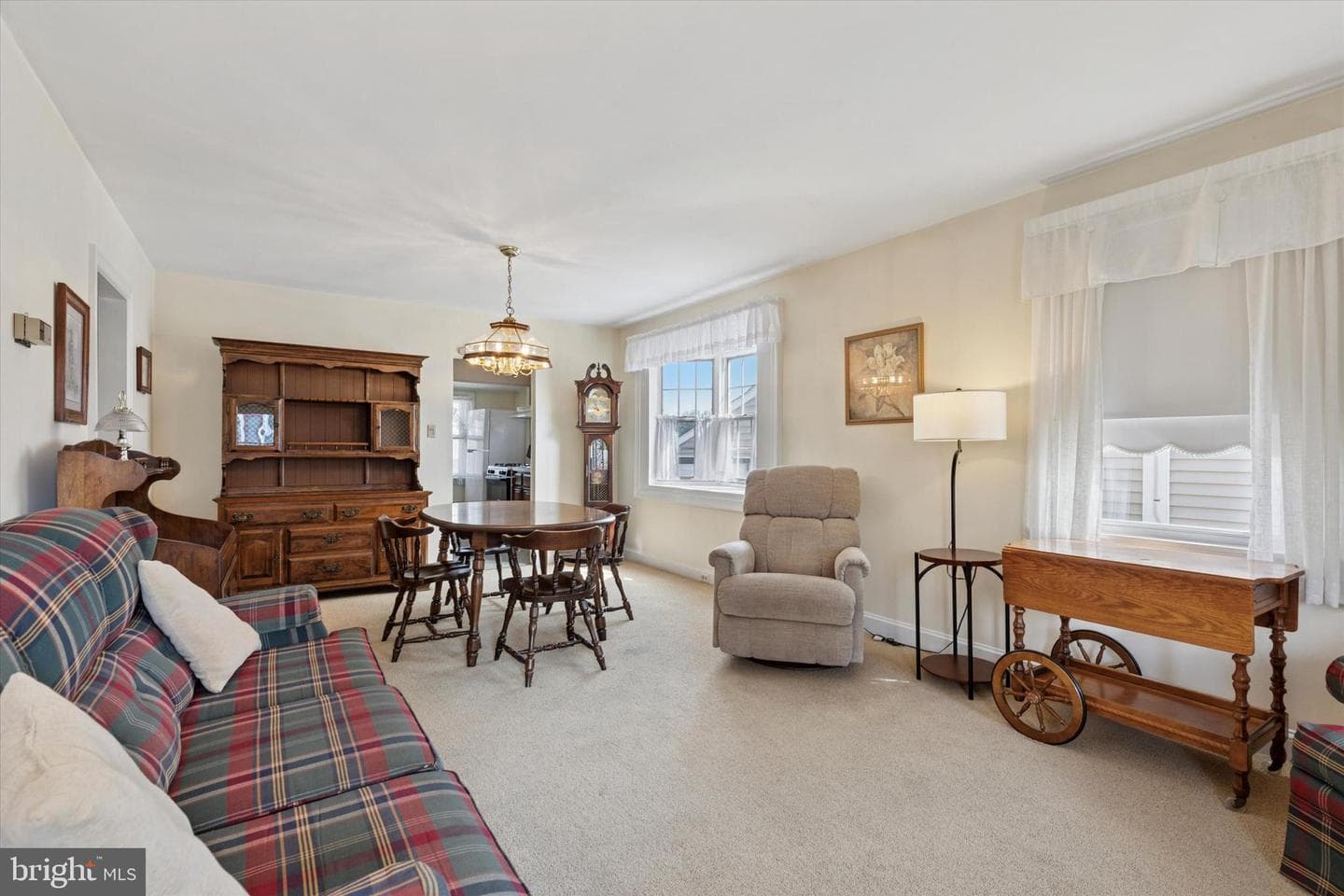 1019 Burke Avenue photo 3