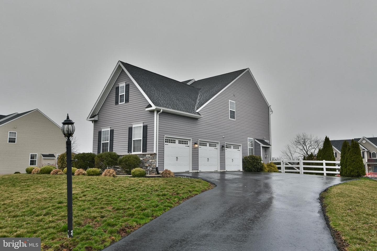 2290 Sterling Drive photo 2