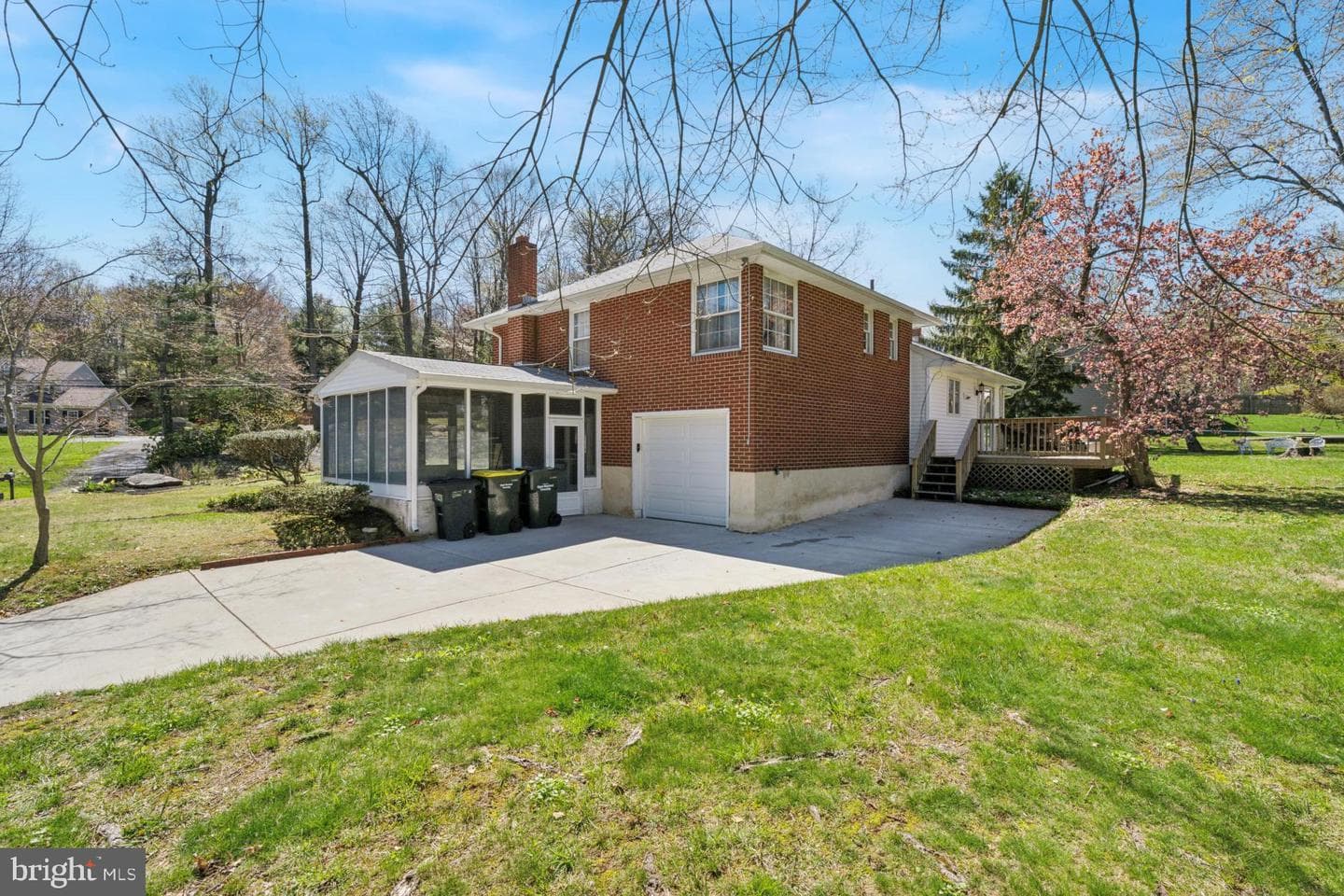 2340 Edgehill Road photo 5