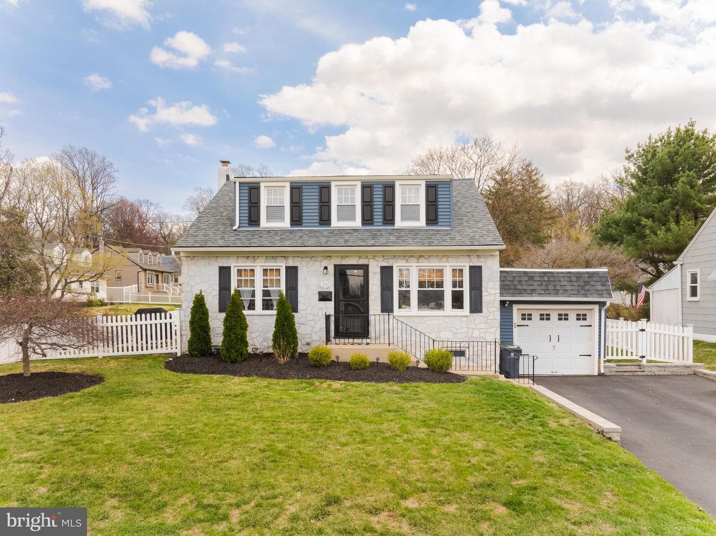 239 Hamel Avenue photo 1