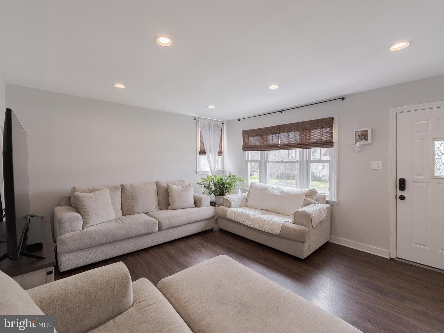 239 Hamel Avenue photo 10