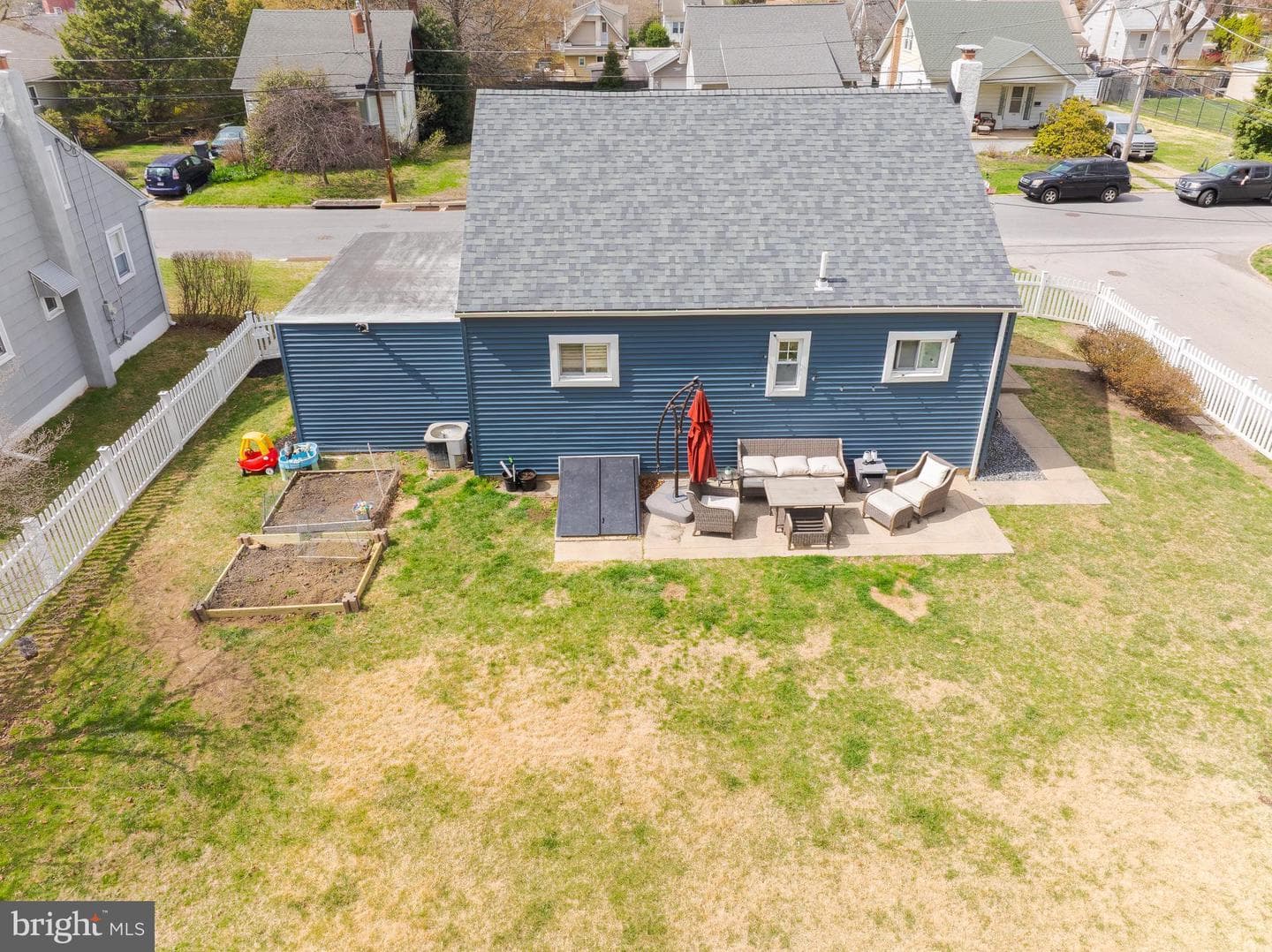 239 Hamel Avenue photo 6