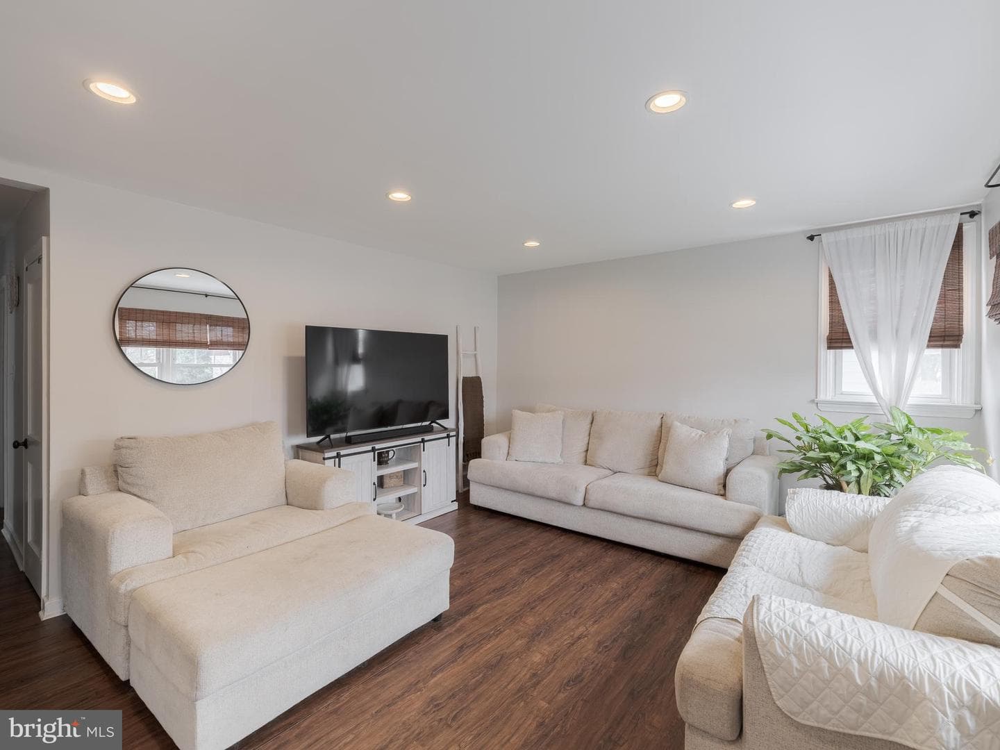 239 Hamel Avenue photo 8
