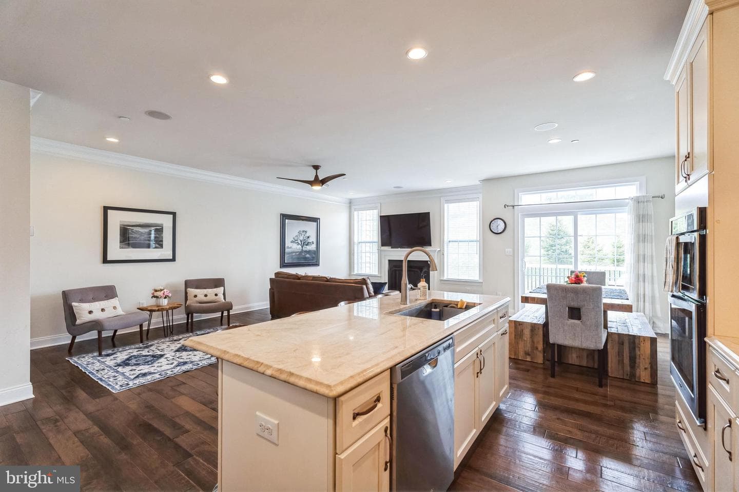 2138 Julia Drive photo 6