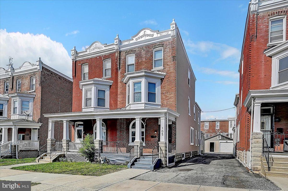 105 W Wood Street photo 2