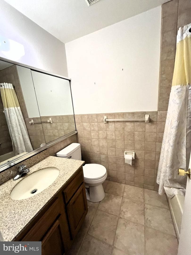 40 Woodbine Court photo 16