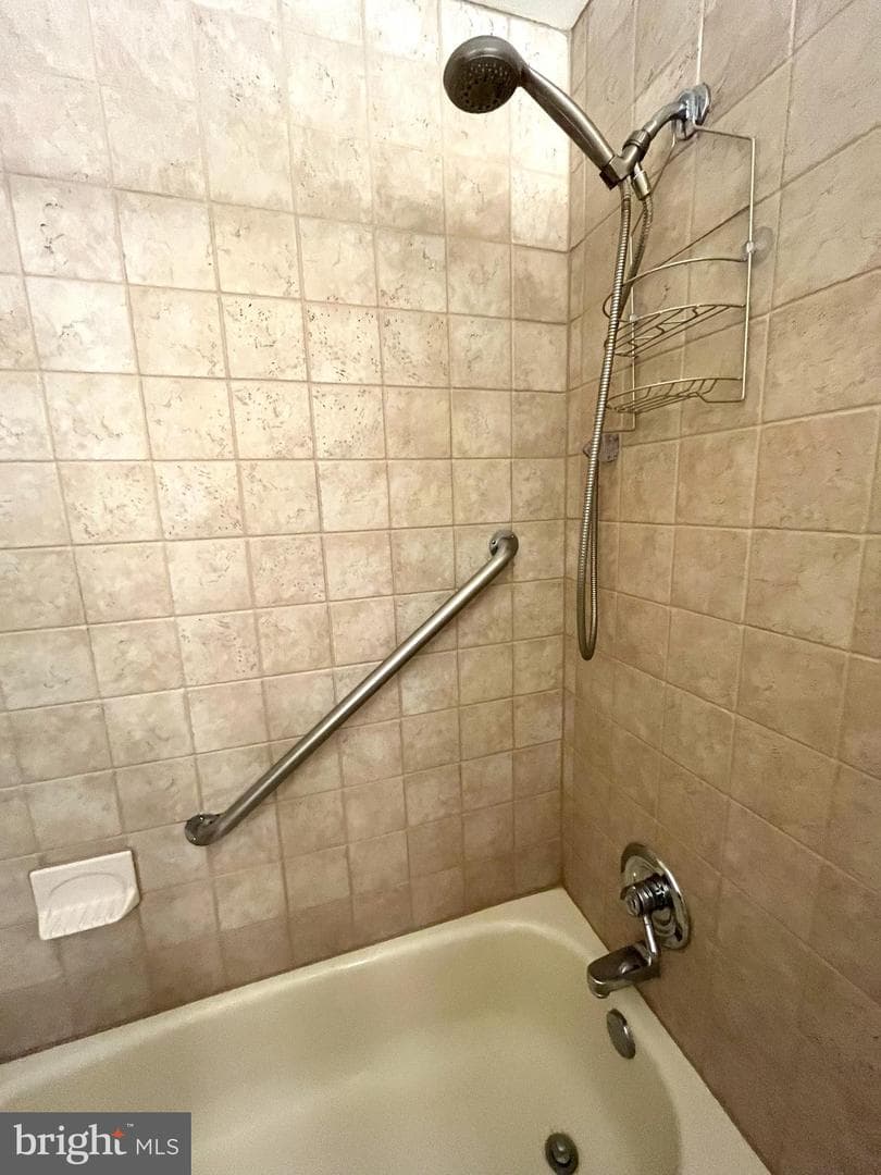 40 Woodbine Court photo 17