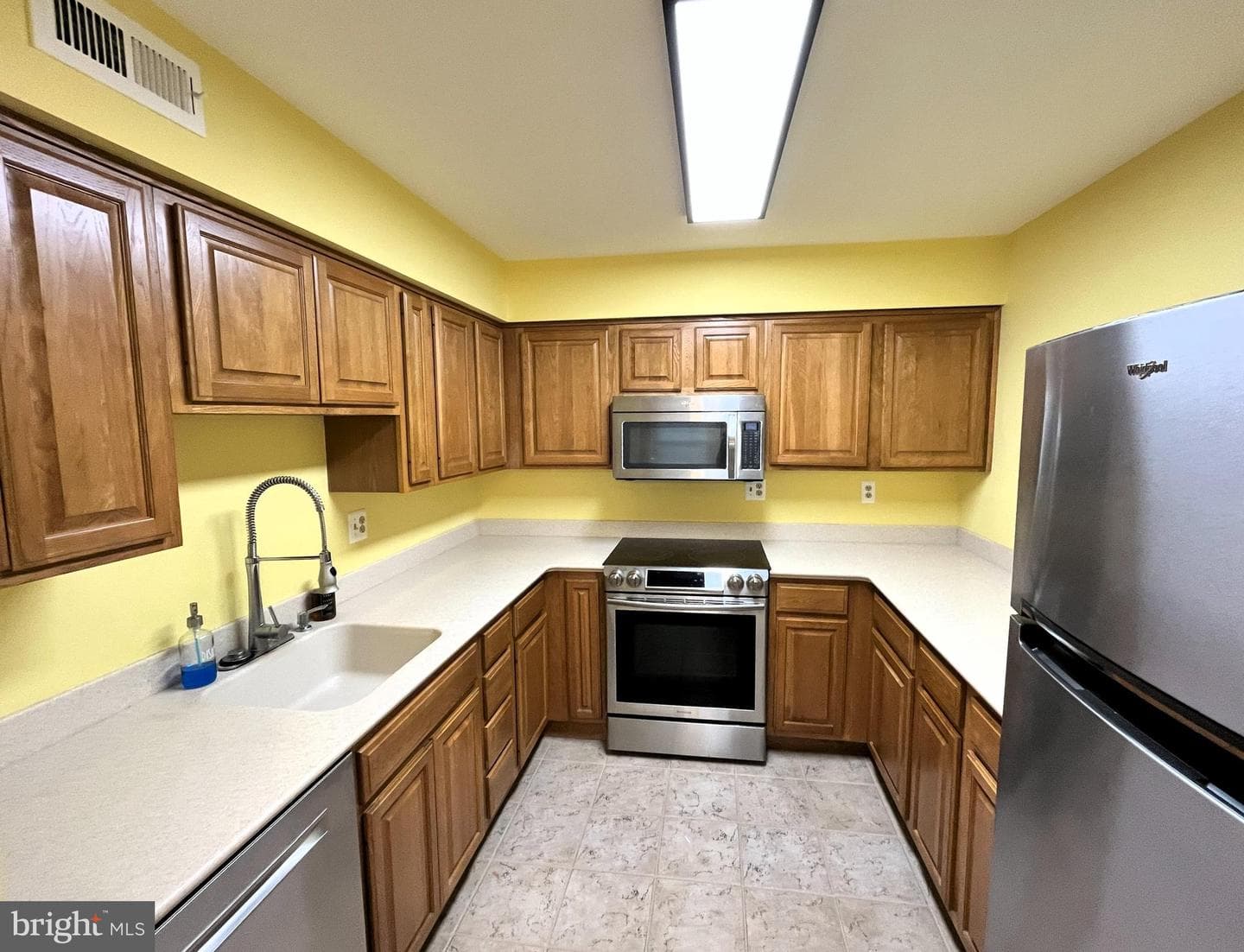 40 Woodbine Court photo 9