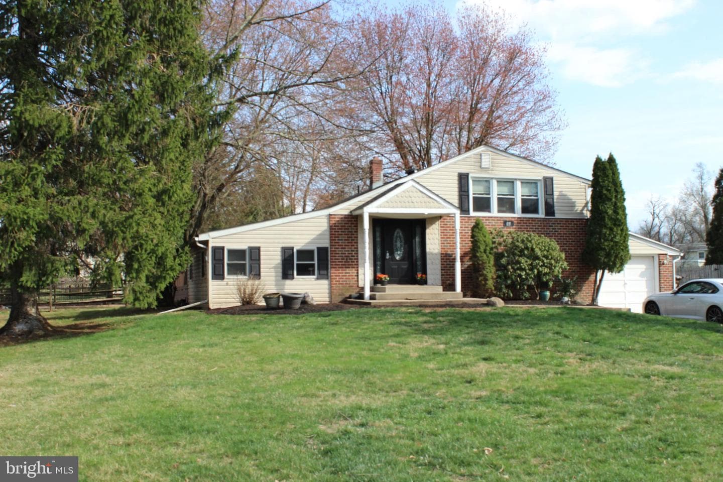 95 Ivy Lane photo 1