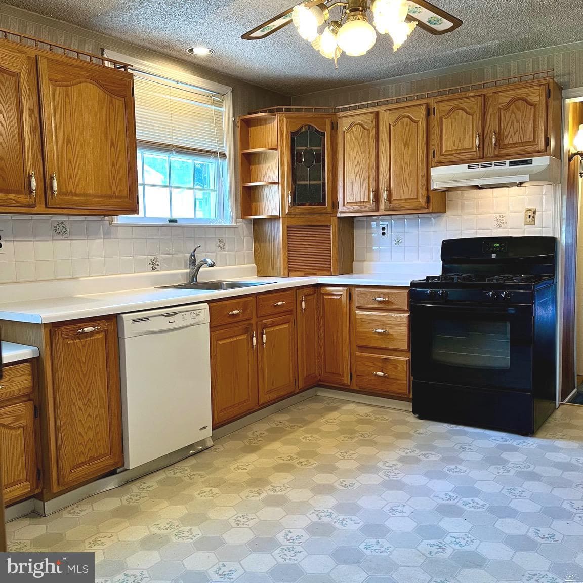6 Lawnton Road photo 12