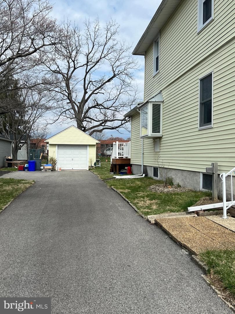 221 E Monument Avenue photo 5