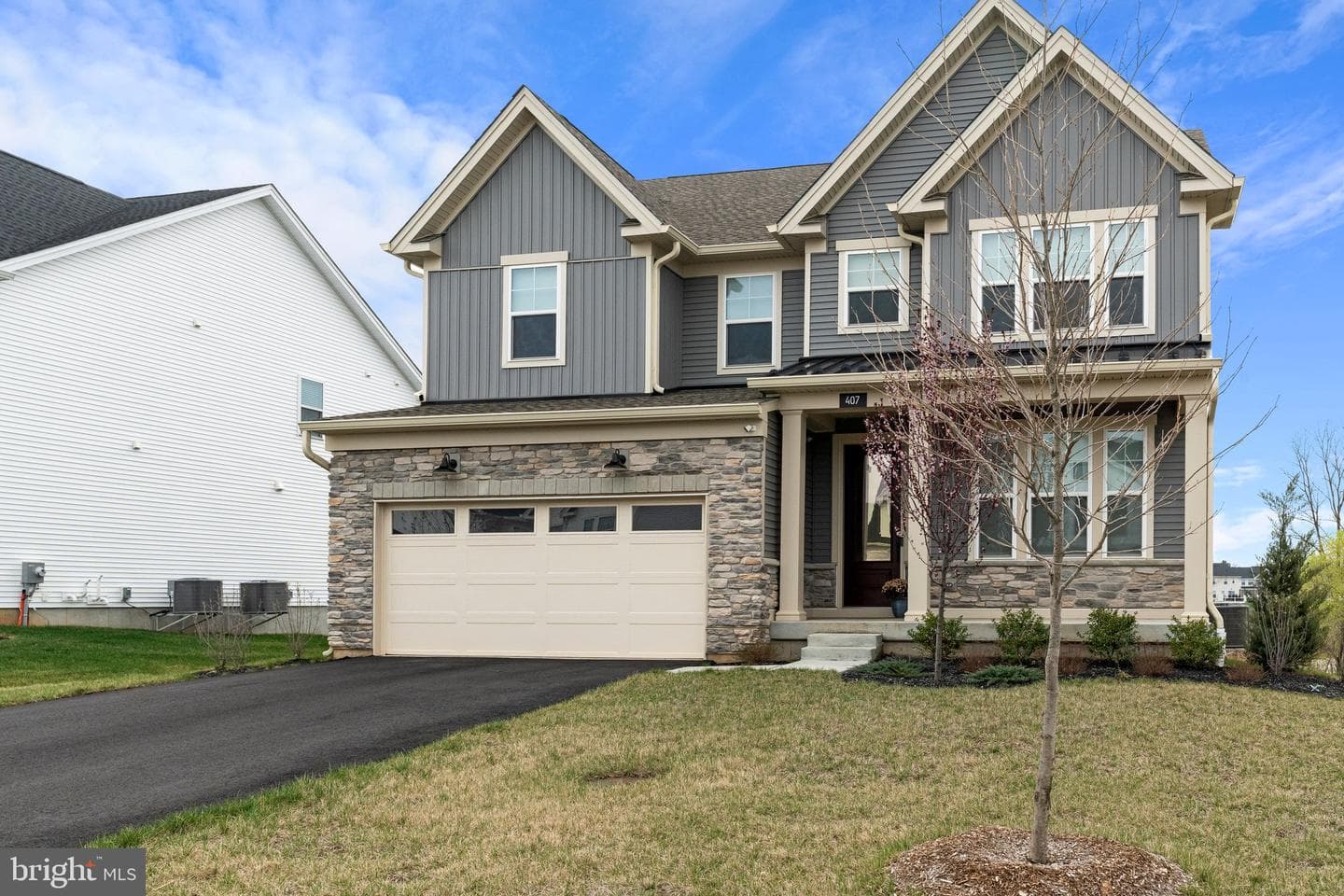 407 E Chestnut Way photo 2