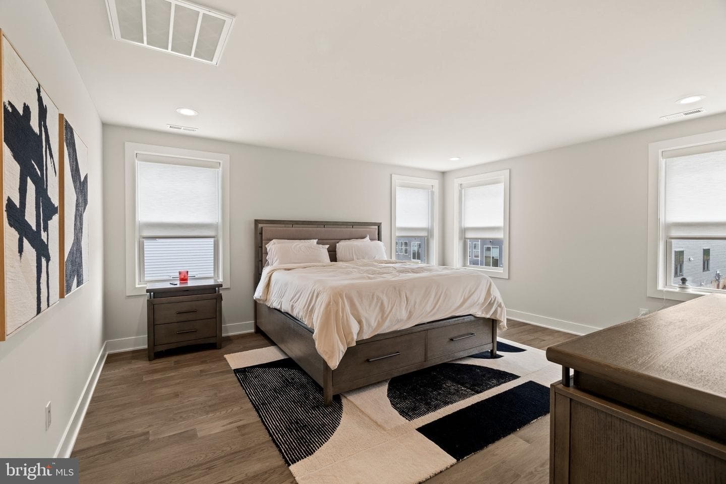407 E Chestnut Way photo 33