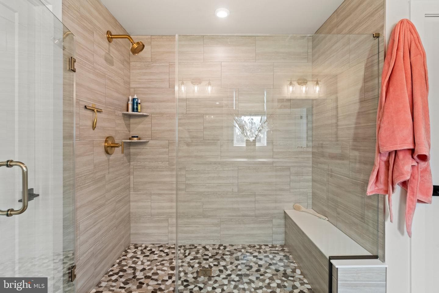 407 E Chestnut Way photo 36