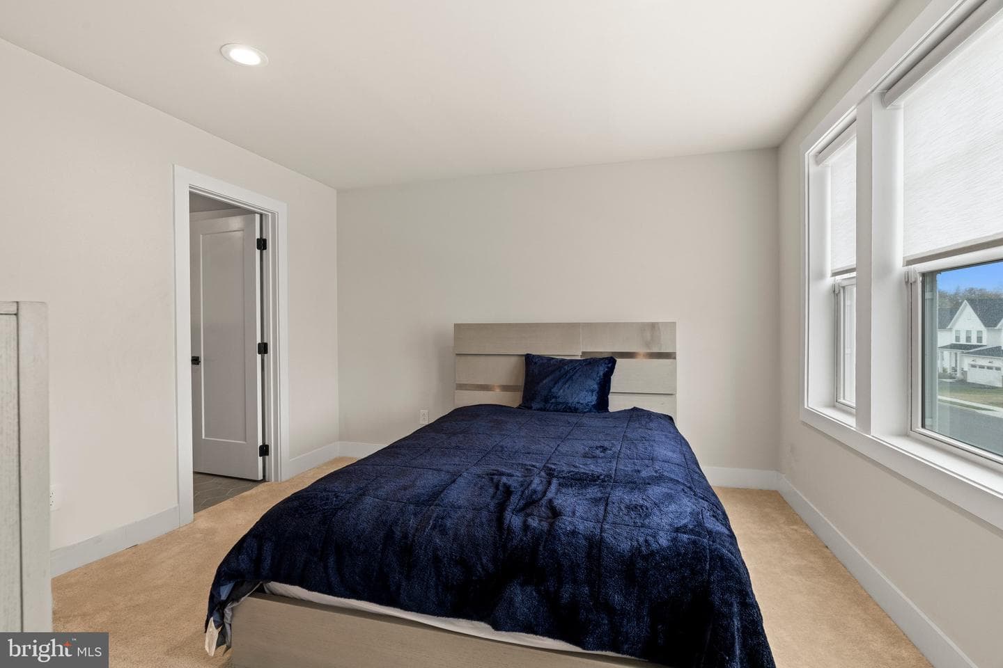 407 E Chestnut Way photo 43