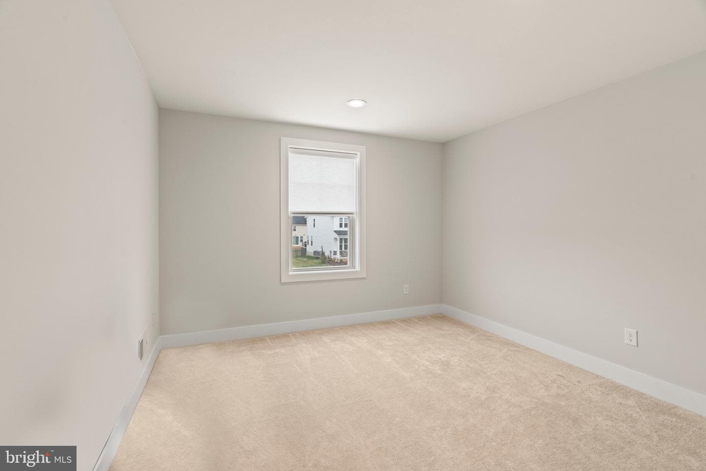 407 E Chestnut Way photo 45
