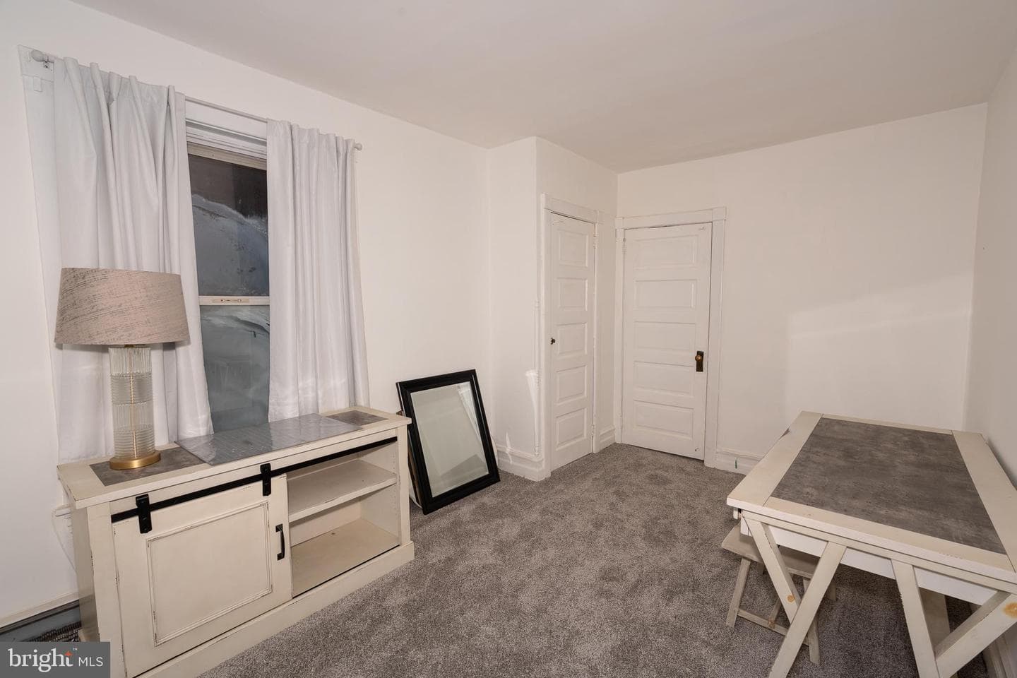 917 Queen Street photo 20