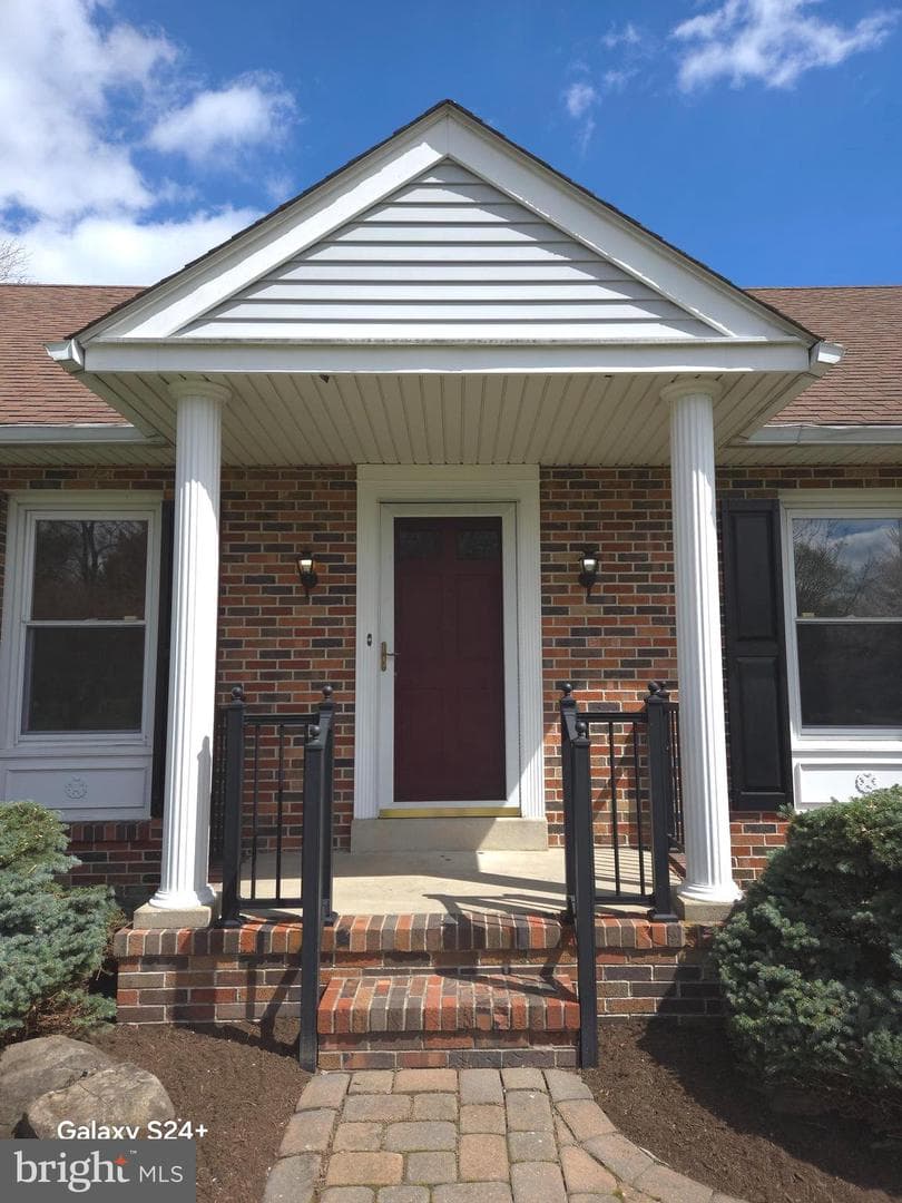 126 Crestwood Drive photo 4