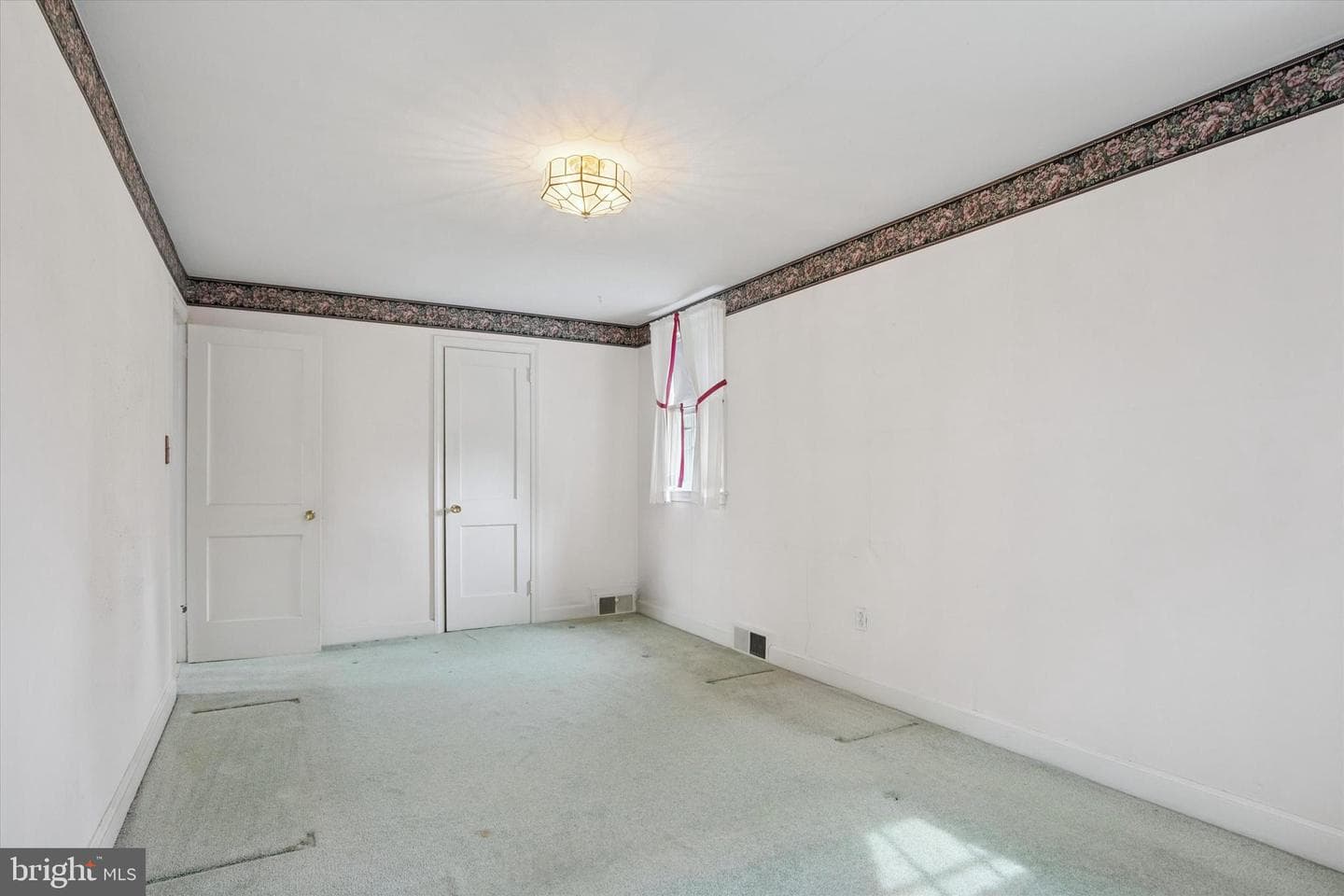 513 Kingston Road photo 10
