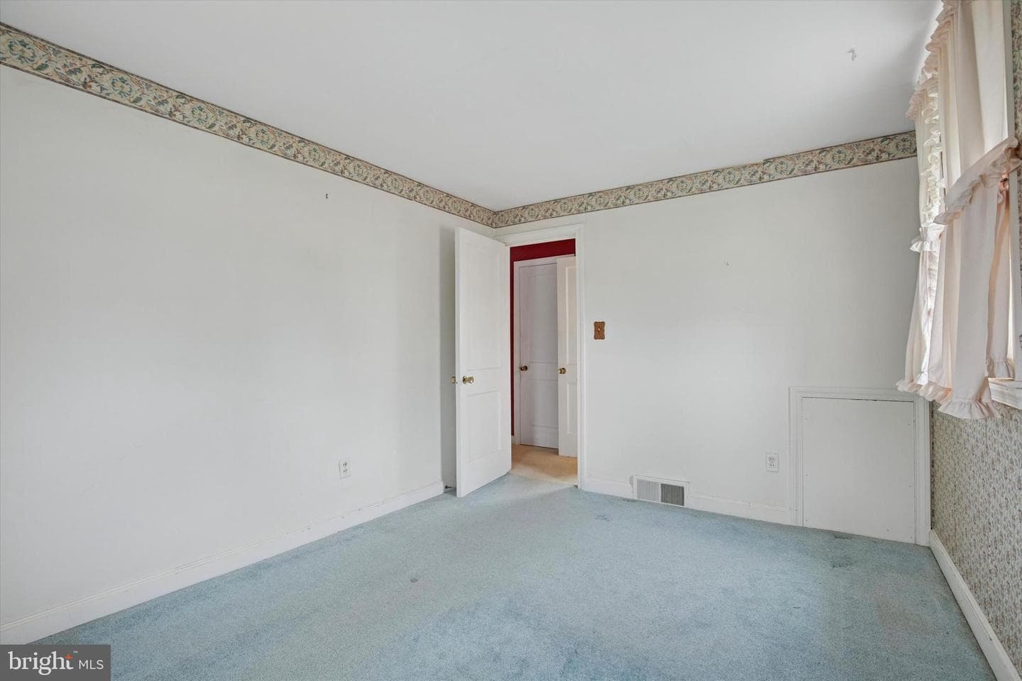513 Kingston Road photo 12