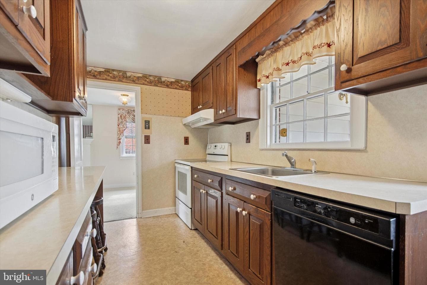 513 Kingston Road photo 4