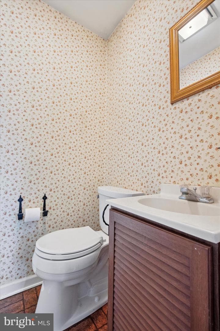 513 Kingston Road photo 8