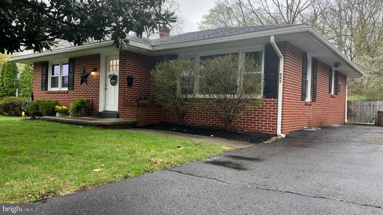 445 E Chestnut Street photo 3