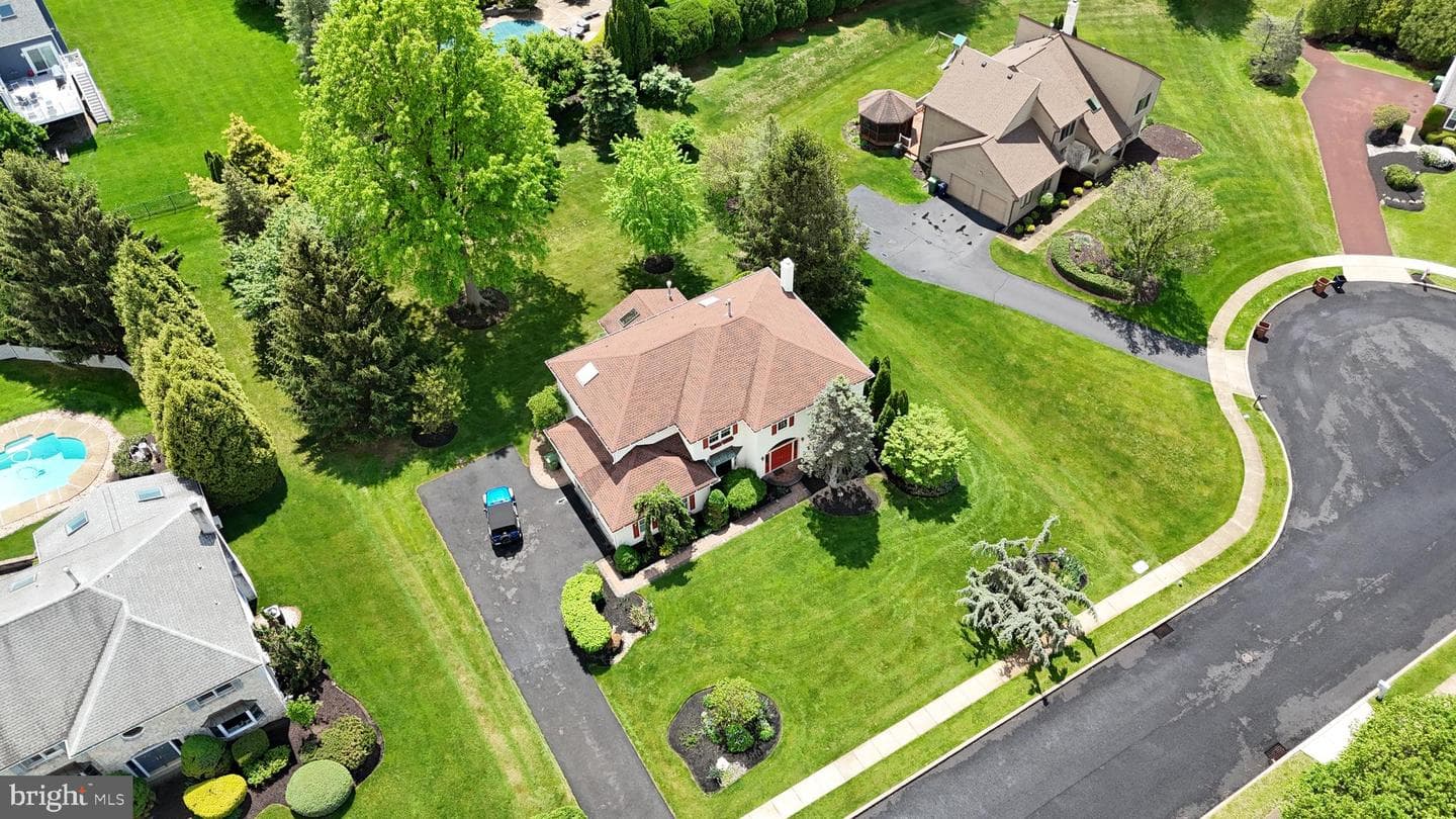 6 Chandler Court photo 110