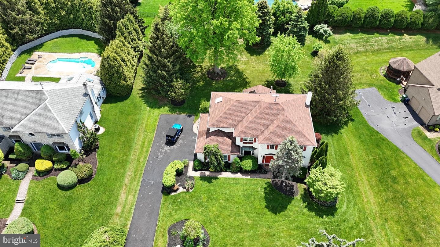 6 Chandler Court photo 111