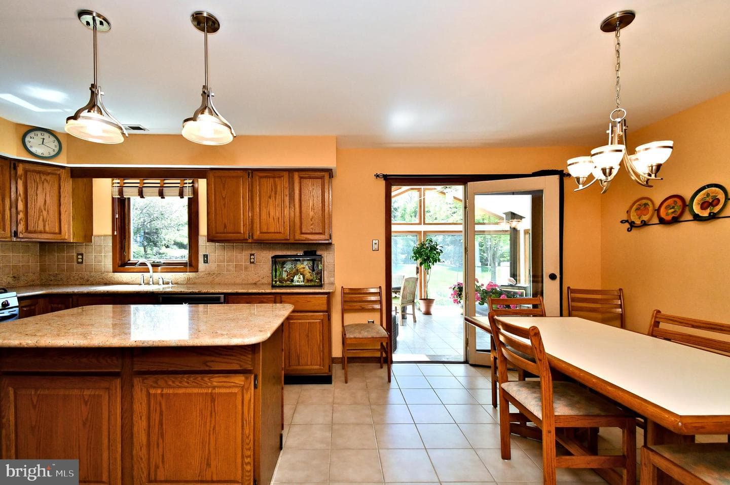 6 Chandler Court photo 17