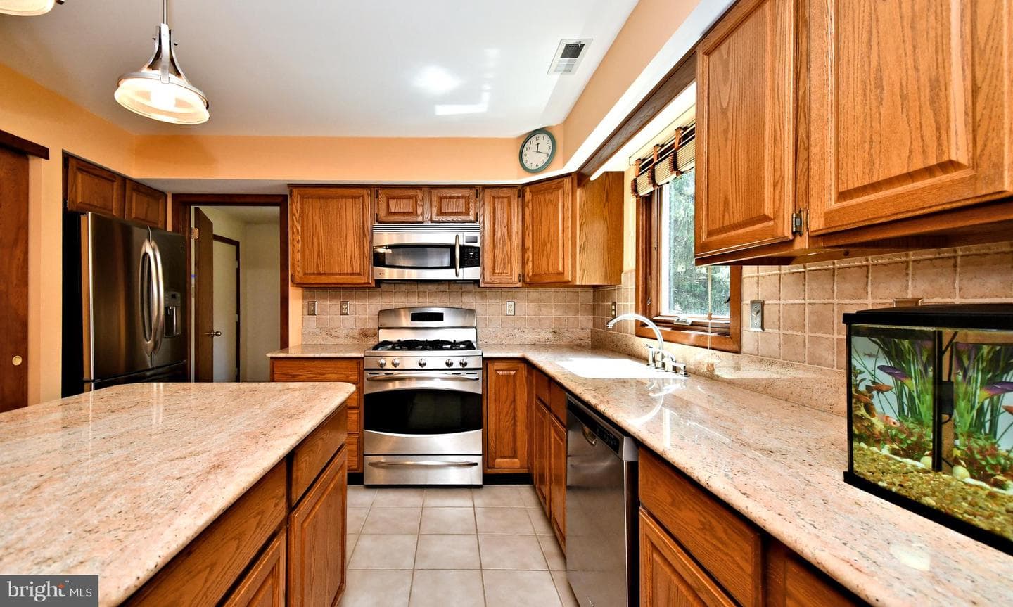 6 Chandler Court photo 19