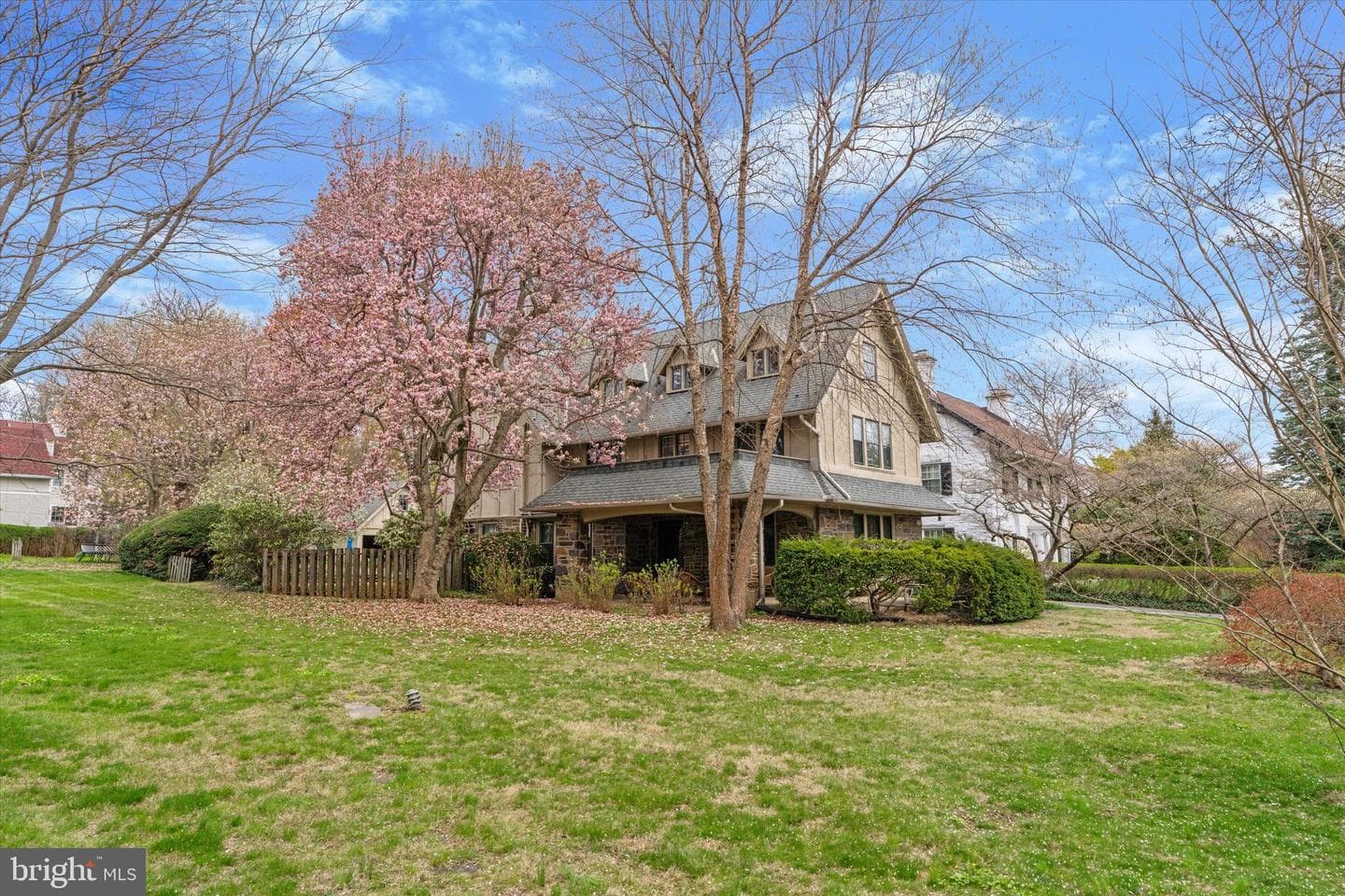 309 Hathaway Lane photo 2