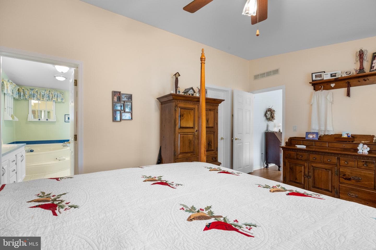 1032 Scenic View Drive photo 16