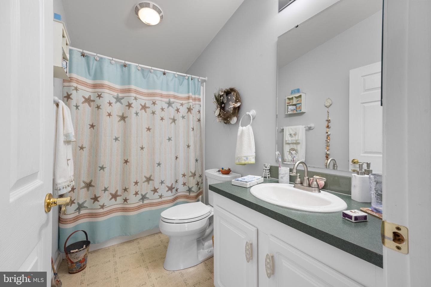 1032 Scenic View Drive photo 22
