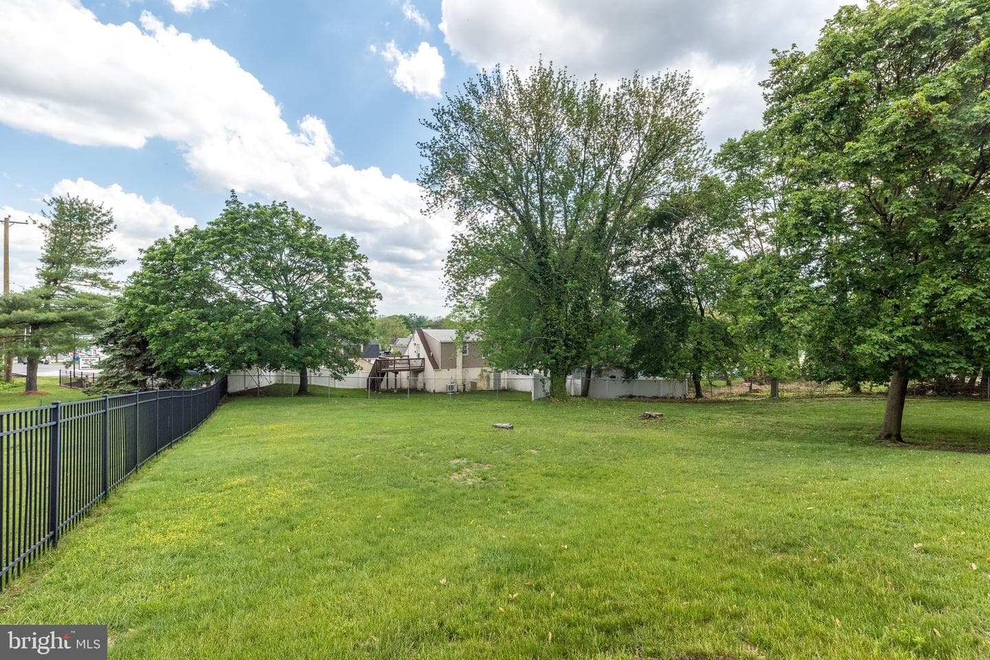 4 Elm Avenue photo 40