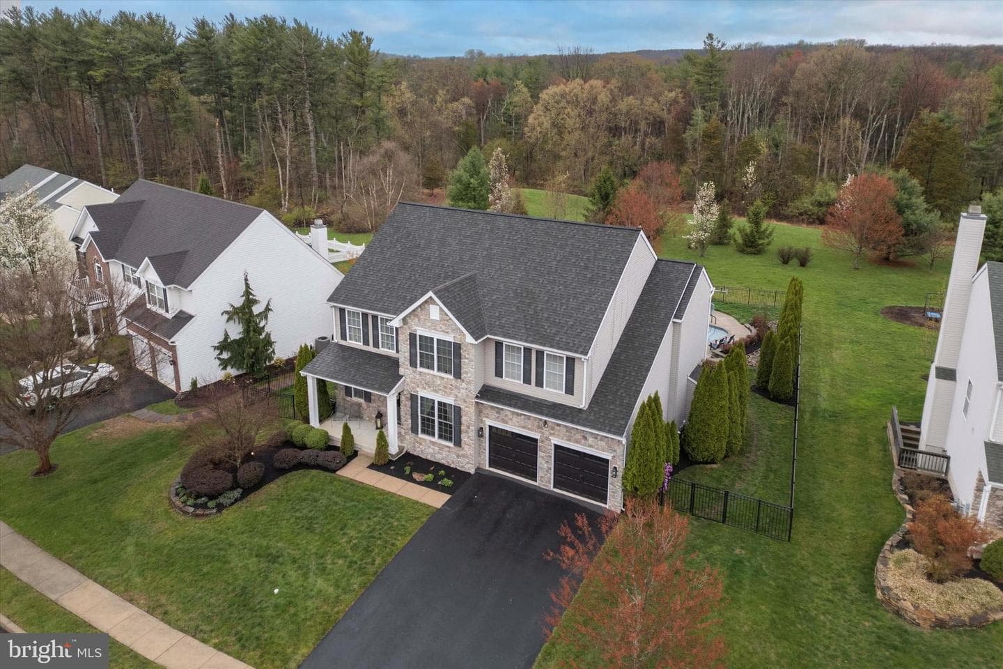136 Oak Creek Drive photo 44