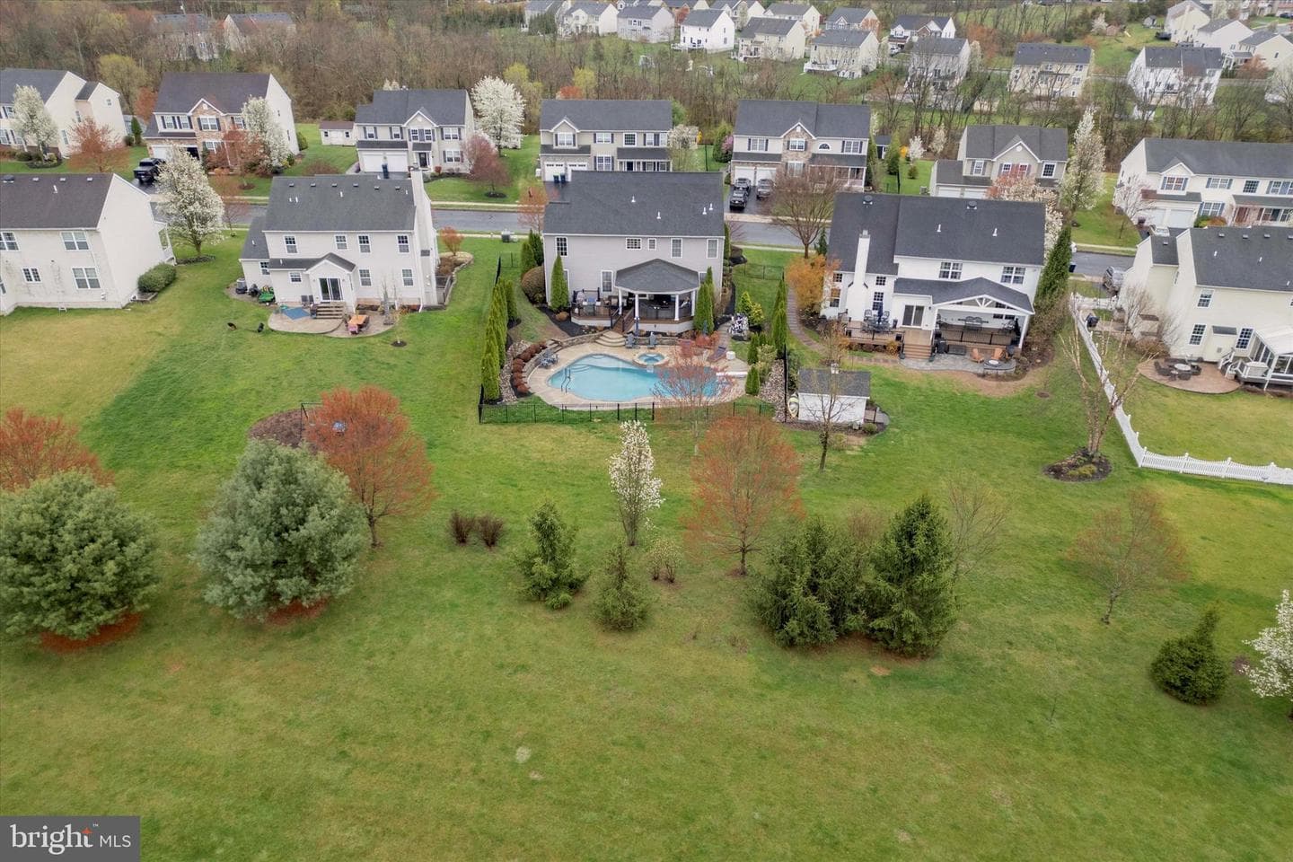 136 Oak Creek Drive photo 45