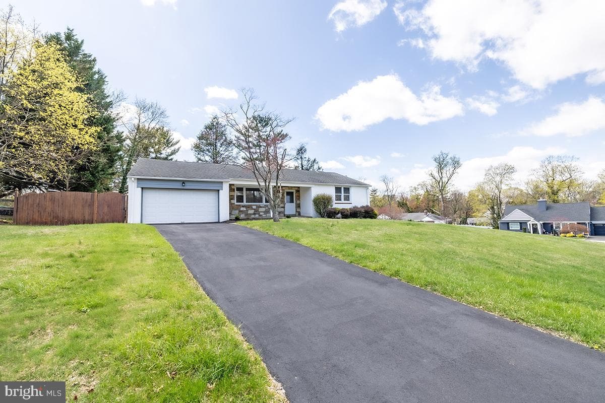 1450 Stephen Road photo 2