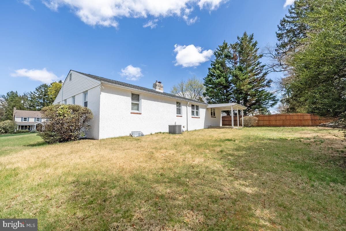 1450 Stephen Road photo 4