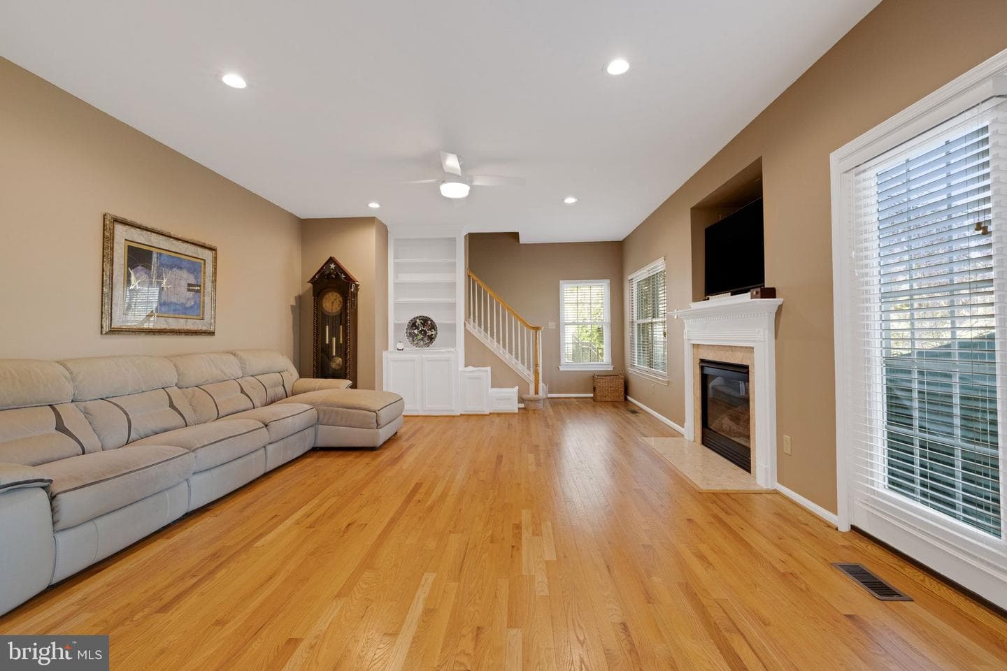 838 Mountain Top Drive photo 5