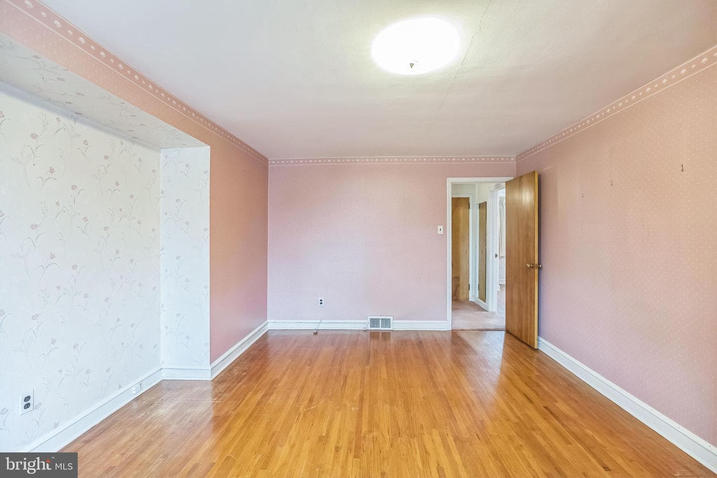 7831 Cheltenham Avenue photo 22