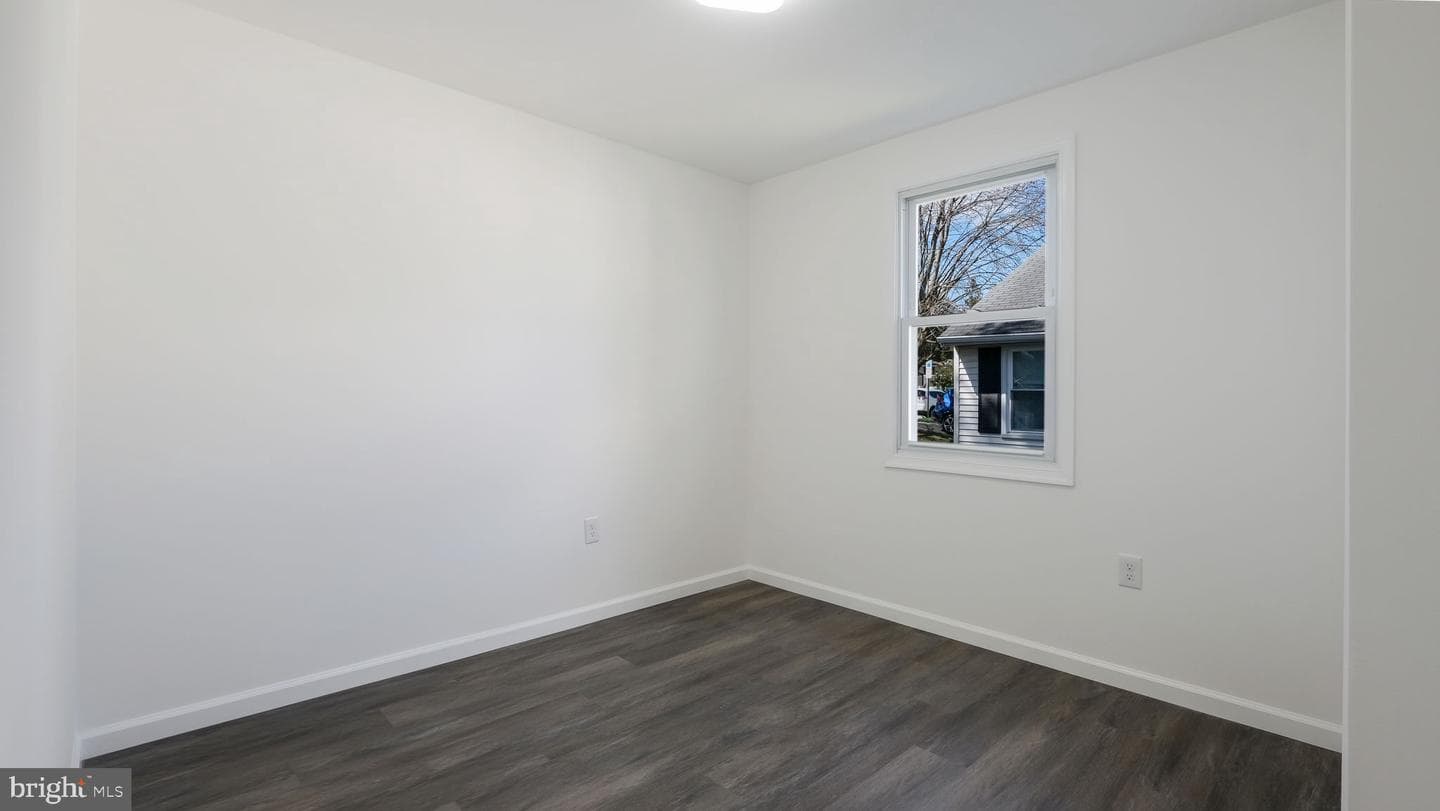 2633 Barnes Avenue photo 14