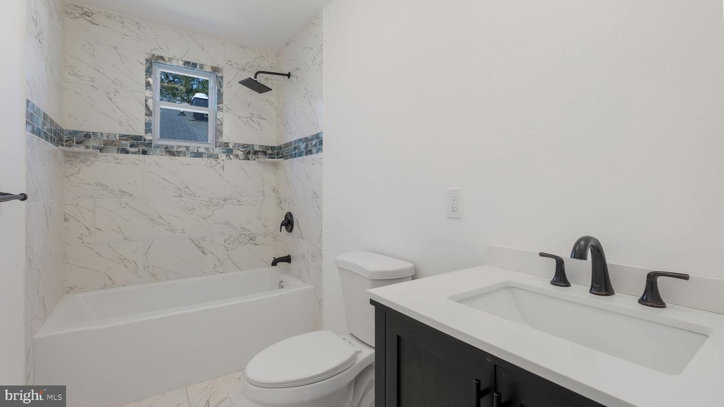 2633 Barnes Avenue photo 15