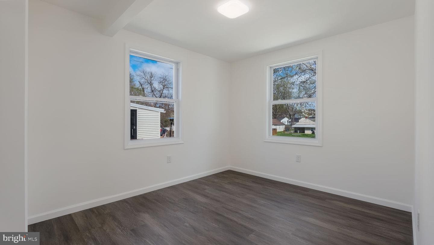 2633 Barnes Avenue photo 17