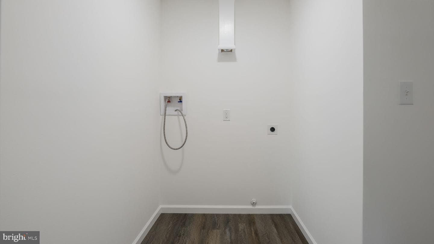 2633 Barnes Avenue photo 18