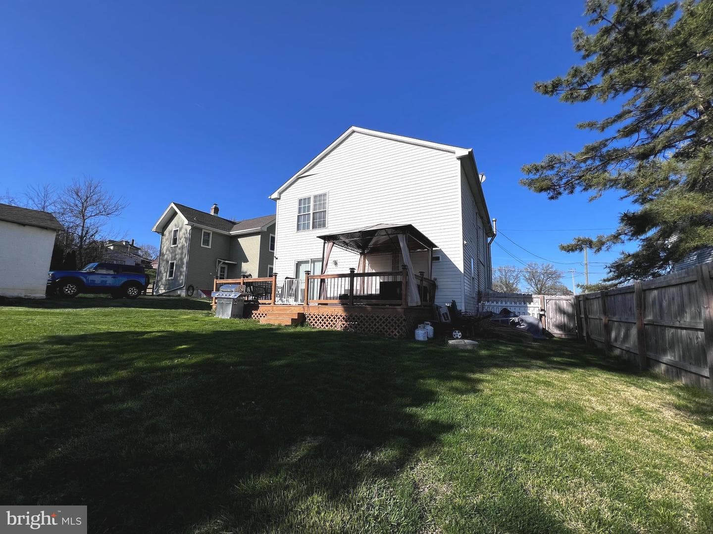 2610 Dumont Avenue photo 4