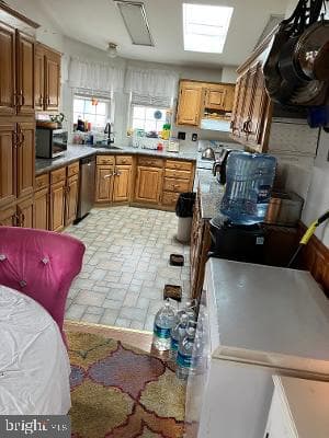 33 Longwood Court E photo 4