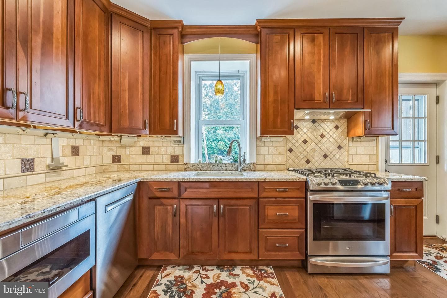 435 Renfrew Avenue photo 18